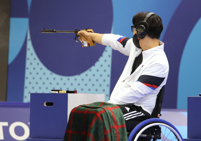  Cho Jung-doo, who shot Korea's first 金, recorded a new Paralympic record → 4th place in the final round