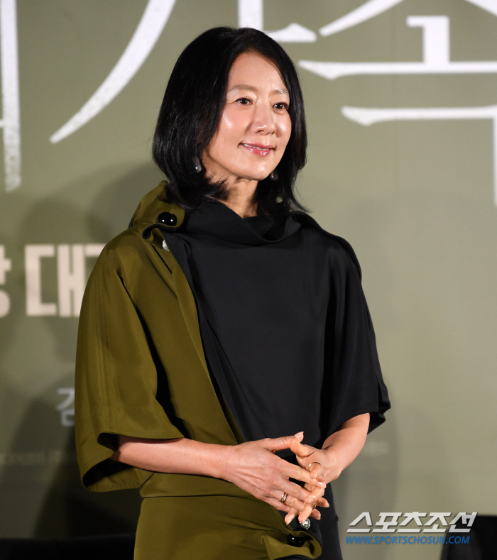  Kim Hee-ae 'Excited beauty'