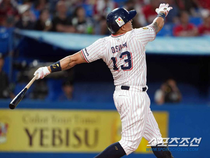 The KBO League has three 100 RBIs, but it may become the RBI king with 80 RBIs in 62 years. If Murakami, who is tied for first place, goes like this, 78 