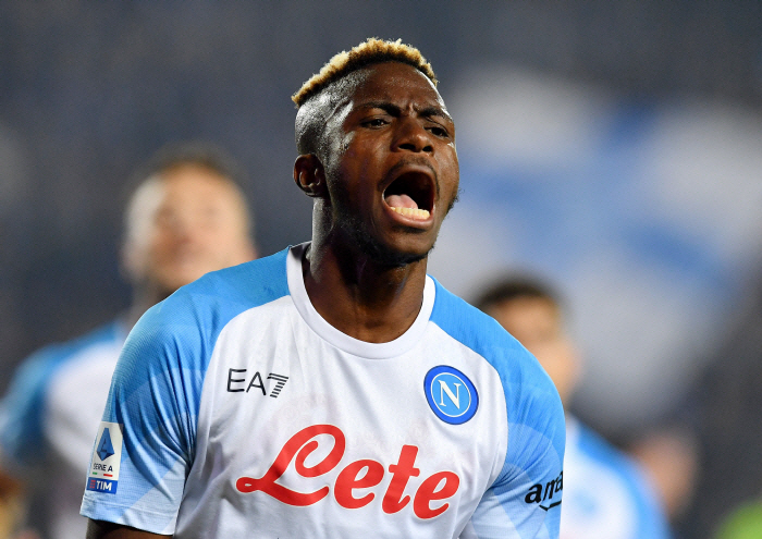 Osimhen fails to laugh despite 'Galatasaray lease confirmed', Napoli escapes still agent 'extending contract until 2027'