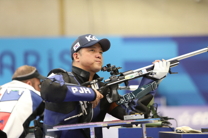  The challenge of winning three awards is in LA!' Park Jin-ho, who won two gold medals in Paris, finishes 6th place for the last challenge