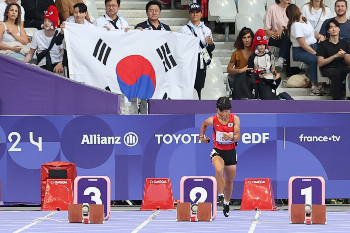  Legendary Jeon Min-jae, 7th place in the women's 100m final in track and field for 5 consecutive Paralympics