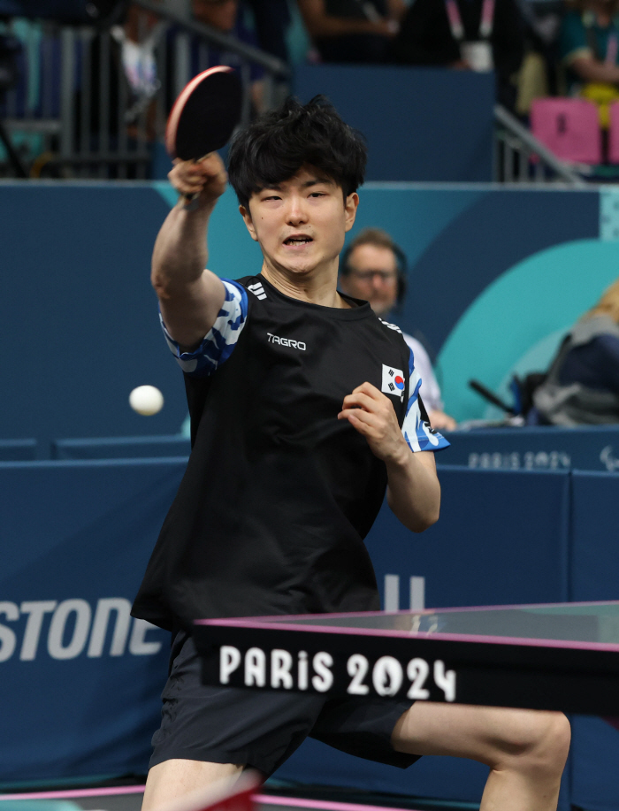  'Next-generation ping pong ace' Kim Ki-tae succeeded in men's singles final. First try of table tennis 金!