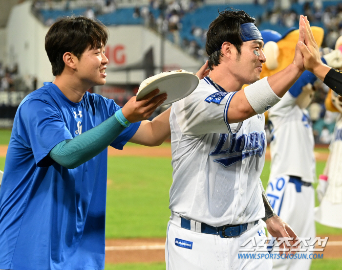 You called Hwang Dong-jae, the first starter of the season, Park Byung-ho, who achieved 400 home runs...