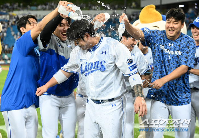 You called Hwang Dong-jae, the first starter of the season, Park Byung-ho, who achieved 400 home runs...