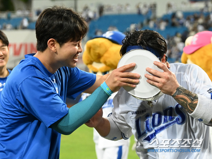 You called Hwang Dong-jae, the first starter of the season, Park Byung-ho, who achieved 400 home runs...