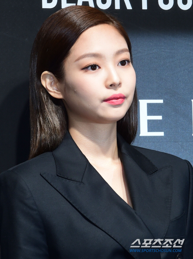 Jennie Takes Legal Action Against False Reports Involving Her Father