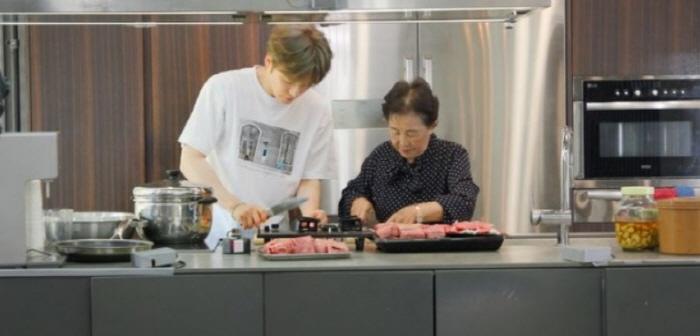 'Why are you so pretty today?' Kim Jae-joong reveals his mother's affection for him, the first four-story main house on the show (Pyeon Restaurant)