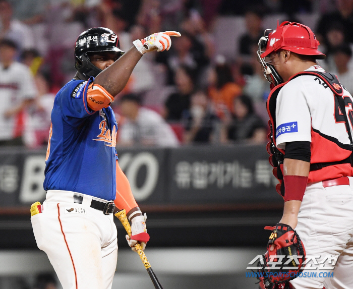 'Clash with Kim Do-young' Peraza's sudden action, because of abusive language? KIA manager Lee Bum-ho's position was announced 'Perfect is not abusive, but player injury'