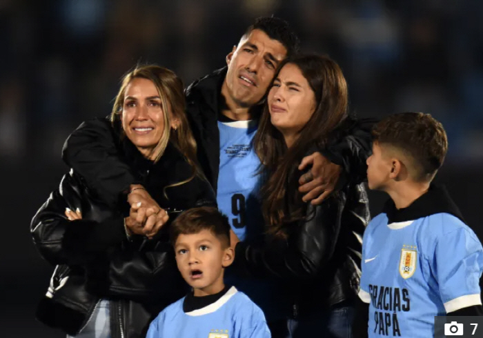 'I express my admiration for you' best friend Messi's message sobbed, 'Goodbye Hack tooth' Suarez national team's retirement ceremony burst into tears