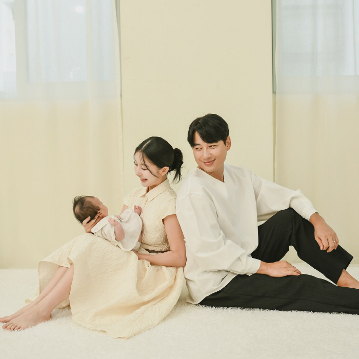 'Lee Jihoon ♥' Ayane, 50 days old, and family photo 'Thank you for being born '