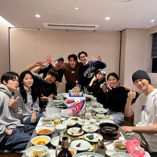  Byun Woo-seok and Kim Hye-yoon, even in reality 'Close'..Let's see how good they are at the company dinner