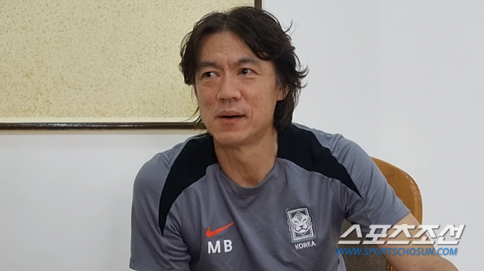 Coach Hong Myung-bo 'Please cheer for the players! The blame will be taken up by the director.'