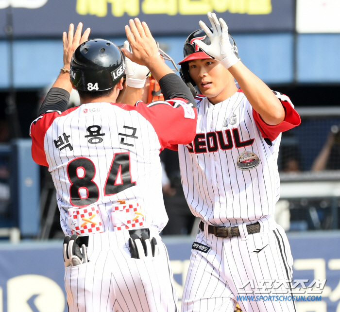 Lee Young Bin's home run is back! LG and Hanwha overpowered 14-3 until the 8th triple steal in history'2nd consecutive win & 3rd place' 