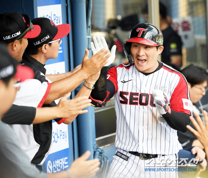 Lee Young Bin's home run is back! LG and Hanwha overpowered 14-3 until the 8th triple steal in history'2nd consecutive win & 3rd place' 