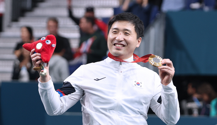  Kim Young-gun wins gold medal in individual table tennis for the first time in 12 years, and Korean team achieves 120% target in Paris