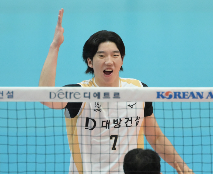 'Volleyball Opening'S imminent → Preliminary heat is complete! 'Heo Soo-bong  Shin Young-seok 25 points joint venture'V League All-Star,'Lee Woo-jin 9 points' Shutout victory over 伊 Moncha 