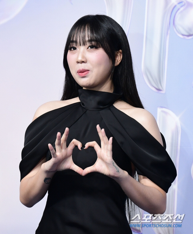  Lee Young-ji replaced Zico'The Seasons'The youngest MC ever to air on the 27th