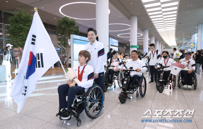 ''All the athletes in the team have 20 gold medals around their necks, and the gold will be returned to the country.' The Paris Paralympics disbandment ceremony 'Class'