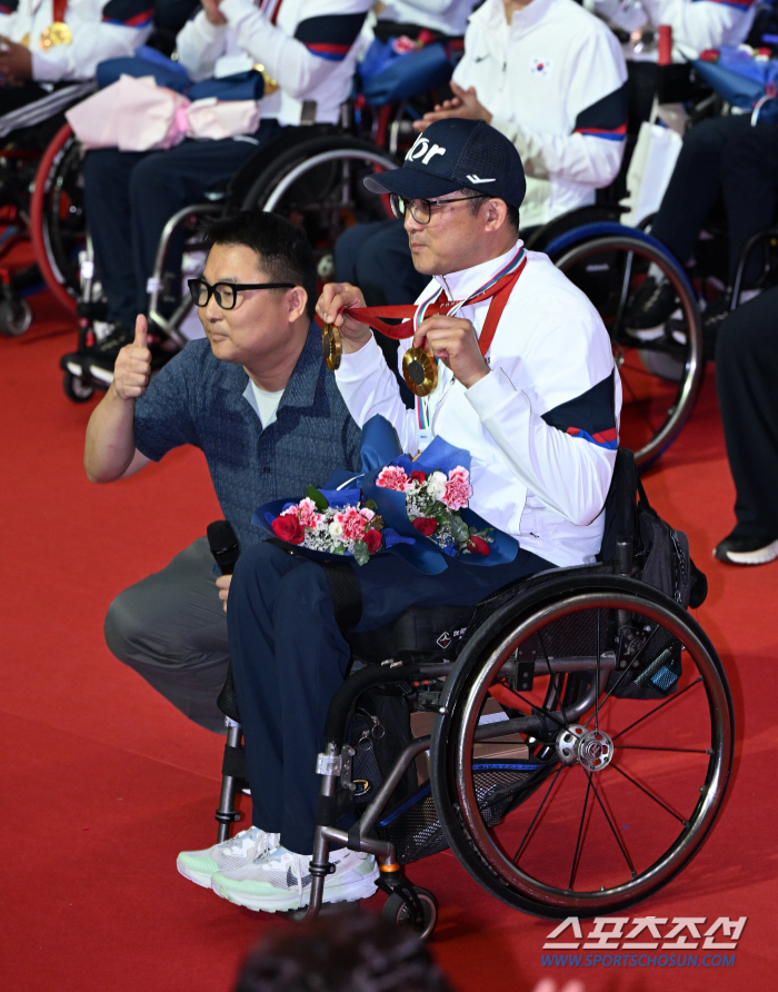 ''All the athletes in the team have 20 gold medals around their necks, and the gold will be returned to the country.' The Paris Paralympics disbandment ceremony 'Class'