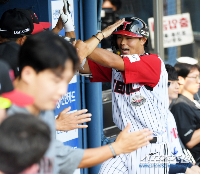 Are you a member of the first team...' 0.210 in the second group → 0.429 in the first group, and a home run in consecutive at-bats. Hong Chang-ki, Moon Sung-joo, Moon Bo-kyung, and Shin Min-jae are successfully nurtured 