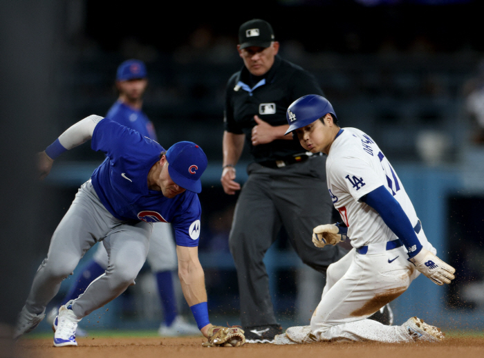 'Betz is interfering with history' The relay team's regret is that he made a timely hit to steal Ohtani's 48th base