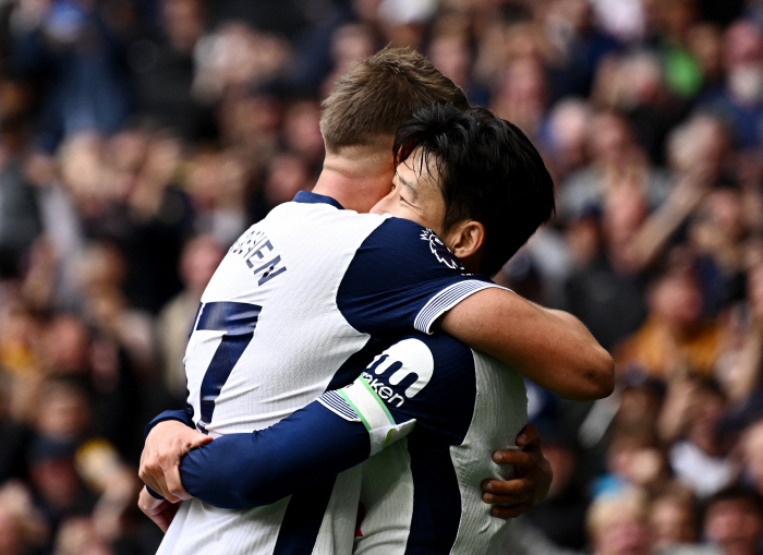 'Pan the Pen, this is your goal'73m storm sprint → SON's neat finish, Tottenham's goal of the month in August