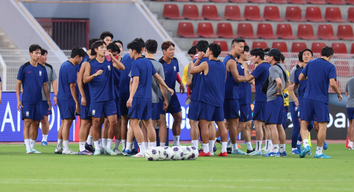  Team Son Heung-min, after training, let's all say 'Let's sacrifice' together