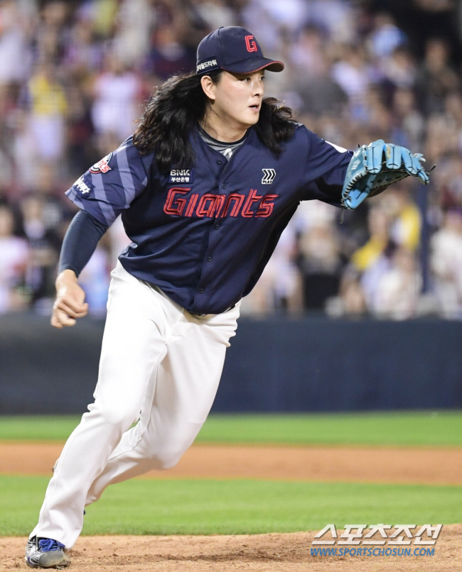 'Autumn baseball? I want to win Lotte with my own hands.' The future that I dream of finishing my long hair in my 13th year in Busan 