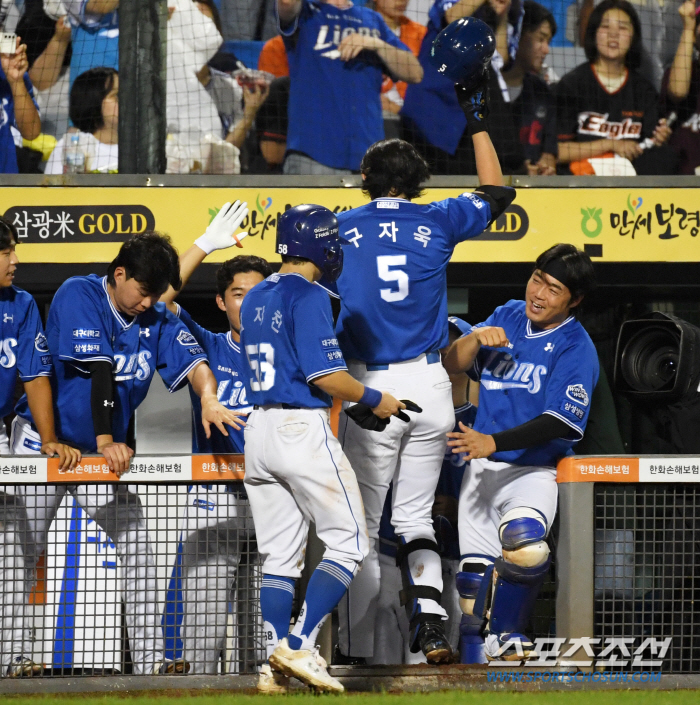 'Captain's crazy! 'Multipurpose 4 hits and 6 RBIs wildly' Samsung catches Hanwha and starts to solidify its second place, and Hanwha loses 4 consecutive games → 8th place 