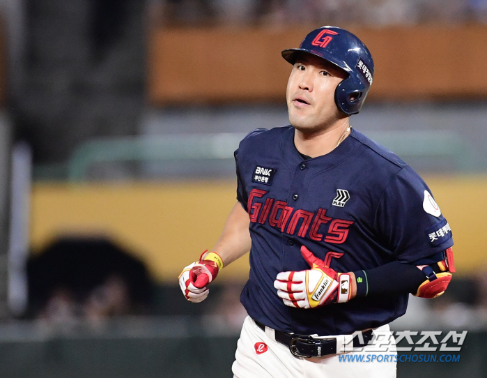 'Good throw, Park Jin! 'Yoon Dong-hee and Son Ho-young 7 hits show' Lotte prevented SSG from winning 4 consecutive games and won 2 consecutive games 