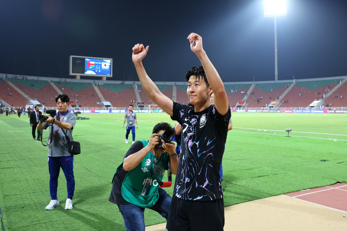 'I don't know what to do, but I ask for your support and love...'How can Son Heung-min stop cheering for him