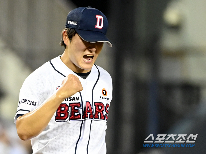 In the seventh inning when they lost 0-5, Kim Taek-yeon came out.'Desperate to defend 50%' Doosan's winning pitcher, why?