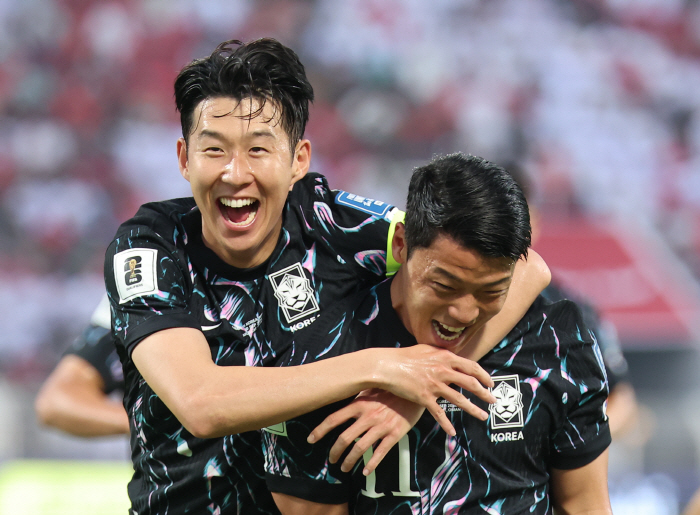 'Final goal  2 assists' Crazy Captain Son Heung-min saved Hong Myung-bo. Korea, Oman beat 3-1 and won for the first time in a sweat