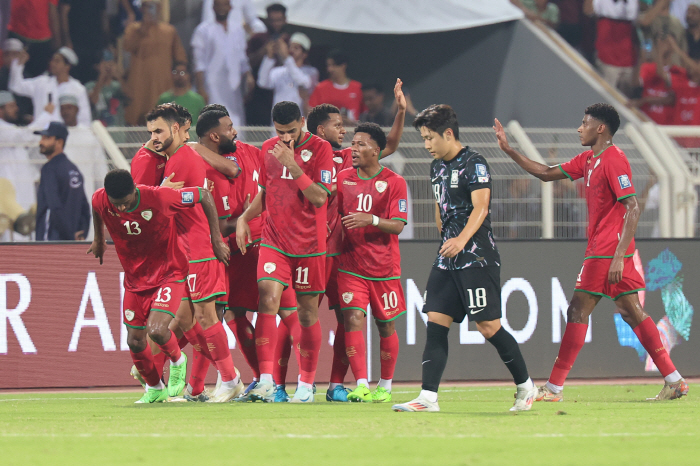 'Final goal  2 assists' Crazy Captain Son Heung-min saved Hong Myung-bo. Korea, Oman beat 3-1 and won for the first time in a sweat