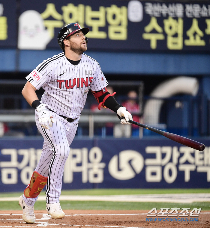 In addition, home run-run king Murakami-Okamoto, KBO League is dominated by foreign hitters, but NPB is led by domestic hitters (Min Chang-ki's Japanese baseball)