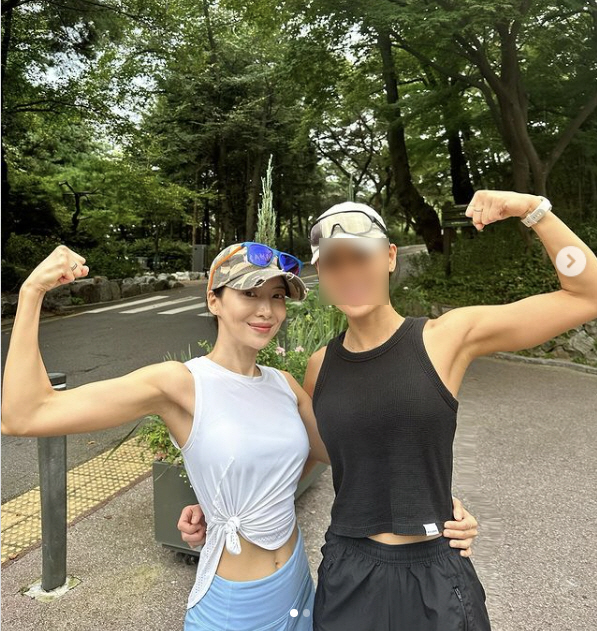 Yoon Se-ah, properly angry body..It's amazing that my arm muscles are split apart