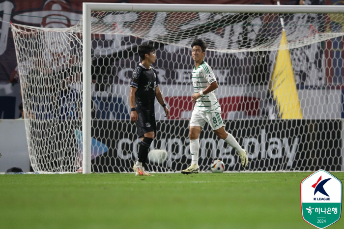  'Lee Seung-woo's Jeonbuk debut goal' had a substitution effect...Jeonbuk will revive, '3rd place'Suwon FC 6-0 down '10th place  4 games undefeated'