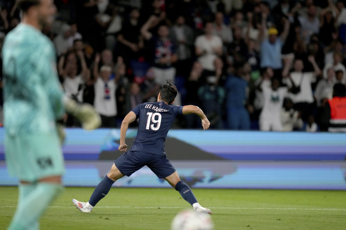 Even if we do this well, we don't have to start with LEE? Enrique 'What We Did Well'→Coach Lee Kang-in is really impressive'...PSG to win 3-1 over Brest for opening 4th straight win