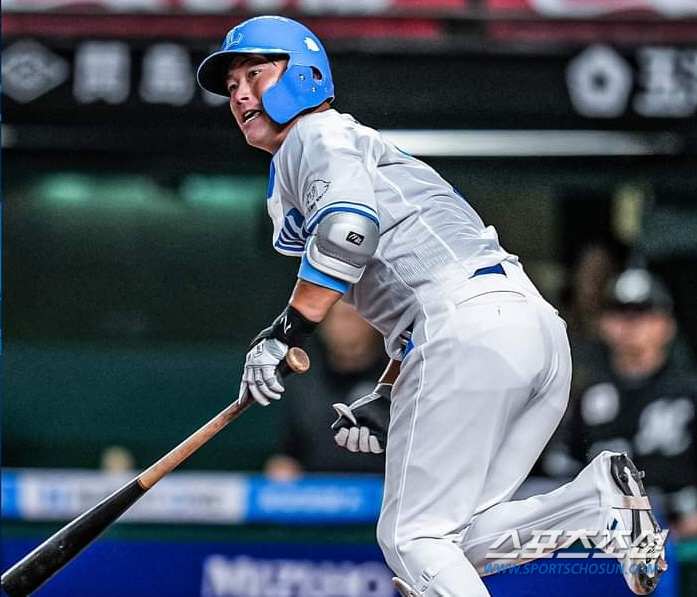 For backup catcher who played one game in two years, he went out as a second catcher for the first time in his 11th year of joining the retirement game, doubled and replaced, saying goodbye to 27,444 spectators (Min Chang-ki's Japanese baseball)