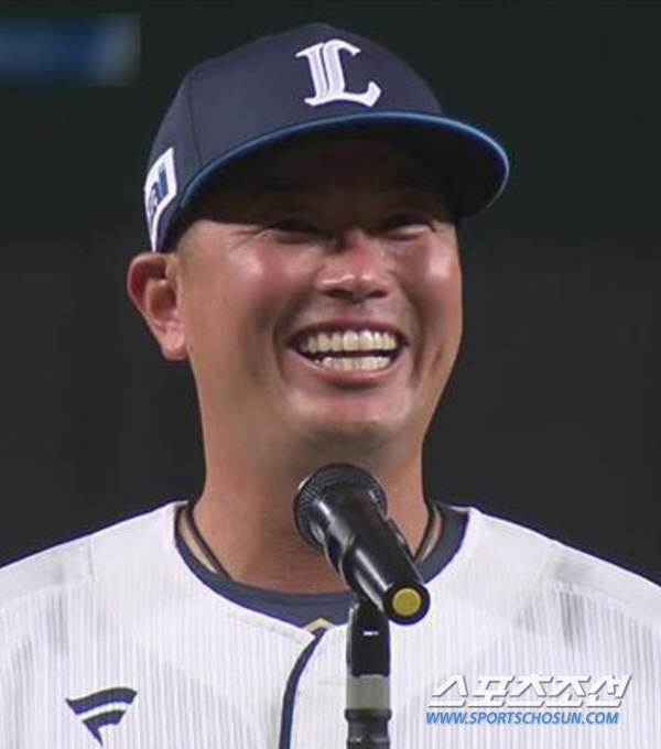 For backup catcher who played one game in two years, he went out as a second catcher for the first time in his 11th year of joining the retirement game, doubled and replaced, saying goodbye to 27,444 spectators (Min Chang-ki's Japanese baseball)