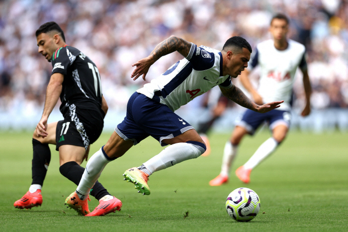  Tottenham 0-0 Arsenal finished in the first half. Son Heung-min's sharp cutback