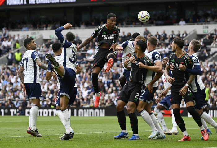 'Captain SON will explode!''Tottenham is in trouble again' Son Heung-min, frustrating Postecoglou shooting? 'Same frustration as last season'→'Fans must have been disappointed as well'