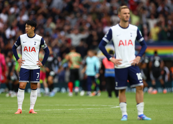 Even Son Heung-min shook his head...Tottenham lost 0-1 to Arsenal in vain → SON harsh criticism '5 points'