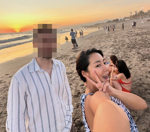 'Divorce Lee Bum-soo' Lee Yun-jin reveals a photo of a beach 男 in Bali