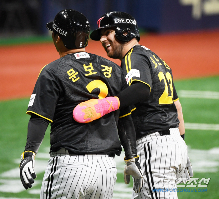 In September, Doosan ranked fourth with four wins, seven losses and nine losses. The semi-PO ticket will be decided in three consecutive weekend games 