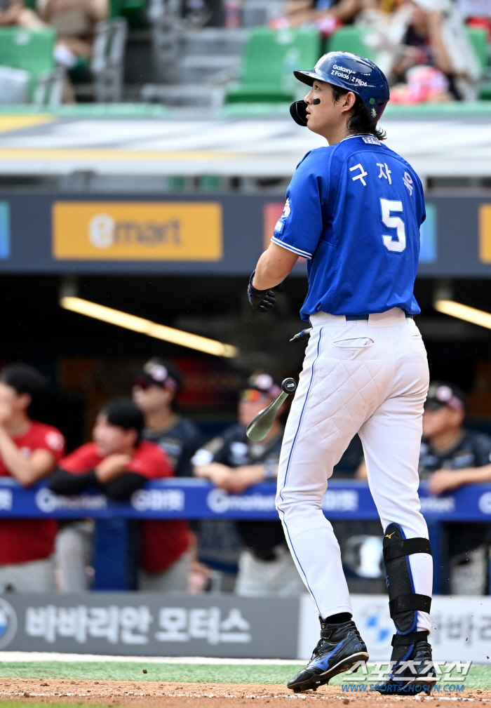 Koo Ja-wook, who conquered the 30th home run for the first time in his life, exploded his 31st gun...He also achieved his 34th 300 double. 