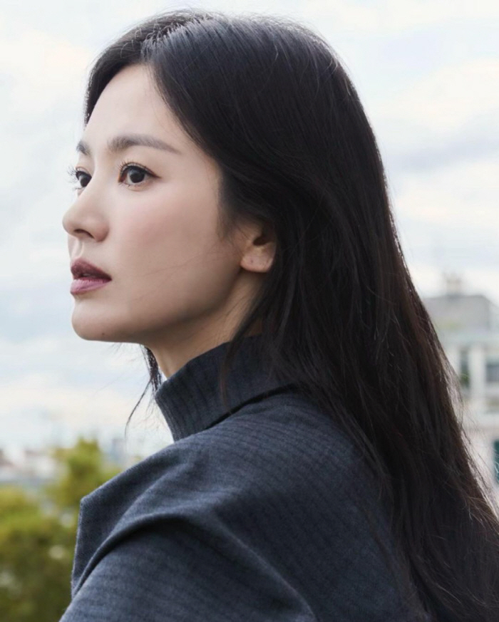 Song Hye-kyo captures 'Luvstar' in Milan..'Stop following me' Surprised