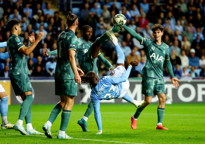 'Early elimination crisis instead of getting out of the closet''SON puts in late and explodes the anger of fans'→'28 minutes fire  0 shoot'...Tottenham come from behind to win 2-1 against Coventry