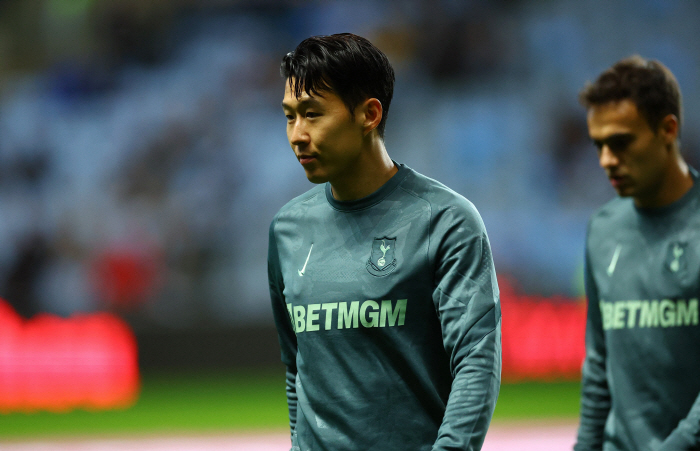 The former Tottenham manager turned to Sonny...'SON's Worst Captain'→''Worst Game of All Time' Is Son Heung-min the biggest crisis in EPL's 10th year